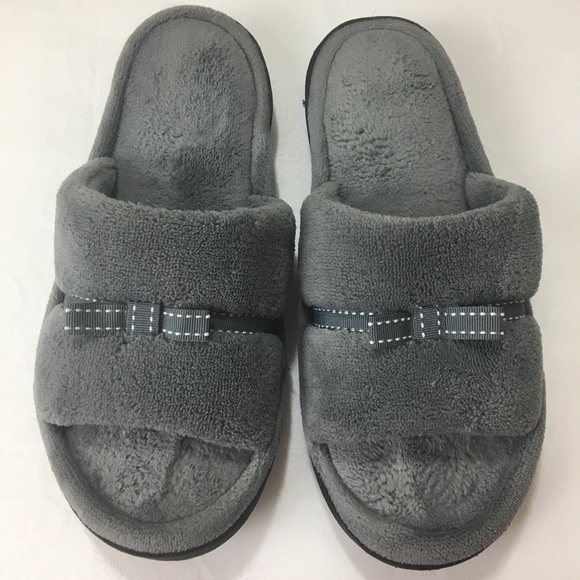 Isotoner Grey Slippers Size 9.5-10 - Picture 2 of 8